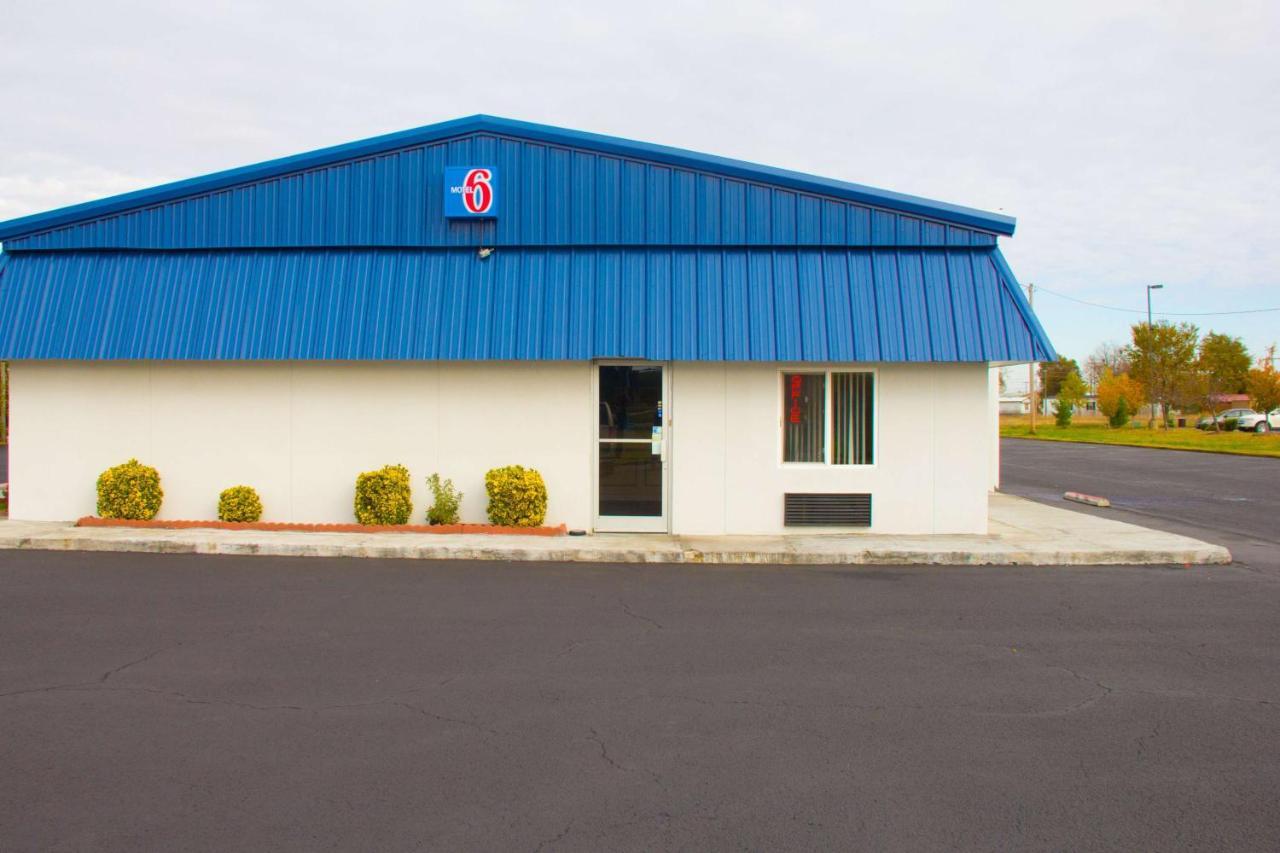 Country Yard Inn And Suites Sikeston Exterior photo